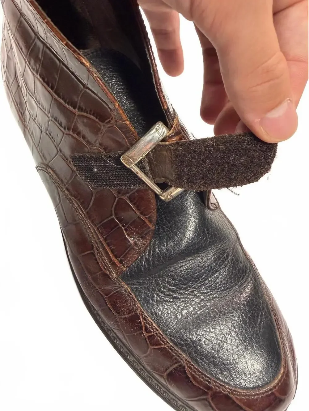 Y2K Grunge Brighton Women's 9M Brown Croc Embossed Leather Double Monk Booties